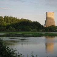 Rząd chce nas przekonać do elektrowni atomowej