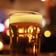 Będzie można pić lekki alkohol w miejscach publicznych?