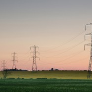 Ceny energii elektrycznej lecą w dół