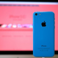Plastikowy iPhone Apple to… kit?