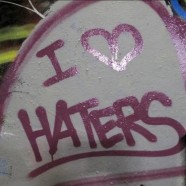 Co czwarty internauta pada ofiarą hejtu