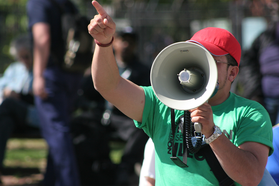 bigstock-Protester-745298 Związki zawodowe grożą strajkiem generalnym